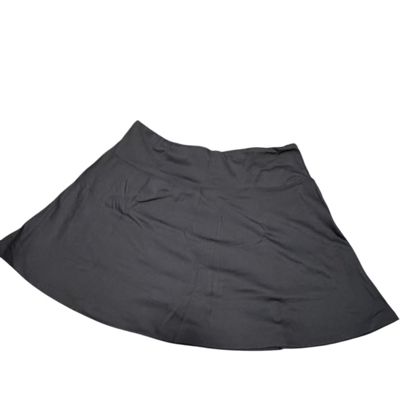 Black pleated tennis skirt/skort. Built in shorts and small zip up pocket XL - Picture 3 of 5
